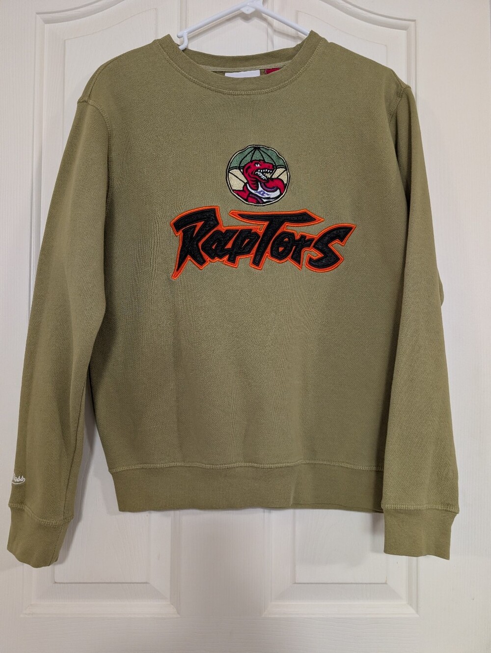 Mitchell & Ness Vintage Crewneck Sweatshirt with Raptors Logo
